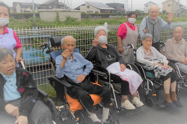 プラチナホームさくら　お散歩